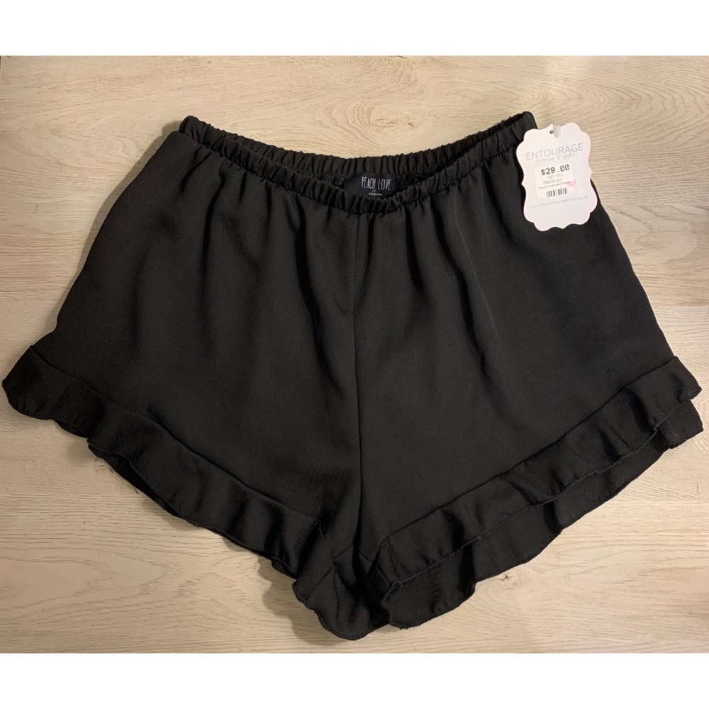 Peach Love Ruffle Hem Shorts in Black (NWT)